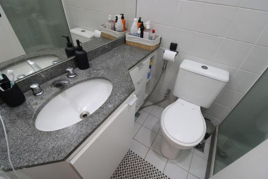 Banheiro social de apartamento à venda com 2 quartos, 69m² em Pechincha, Rio de Janeiro