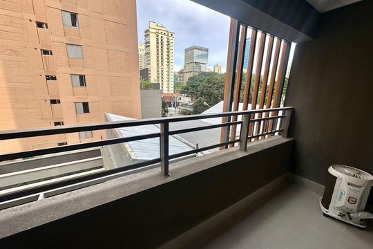 Varanda de kitnet/studio à venda com 1 quarto, 50m² em Campo Belo, São Paulo