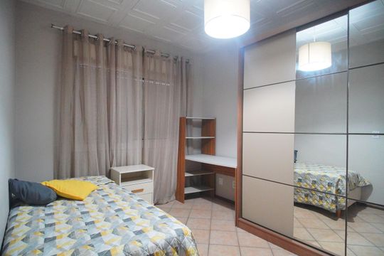 Quarto 1 de apartamento para alugar com 2 quartos, 58m² em Padre Reus, São Leopoldo