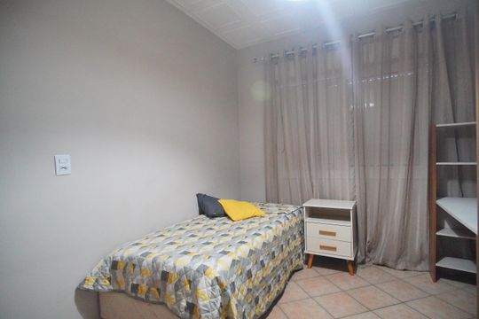 Quarto 1 de apartamento para alugar com 2 quartos, 58m² em Padre Reus, São Leopoldo