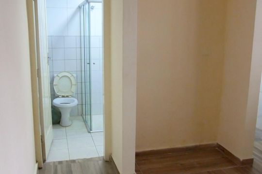 Quarto de casa para alugar com 1 quarto, 200m² em Jardim Alzira, São Paulo