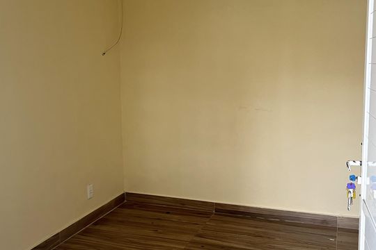 Hall de entrada de casa para alugar com 1 quarto, 200m² em Jardim Alzira, São Paulo