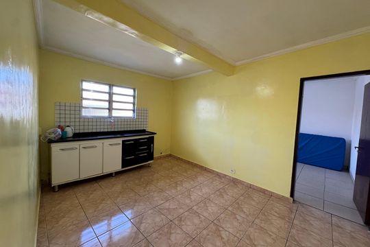 Cozinha de casa para alugar com 1 quarto, 80m² em Vila Yolanda, Osasco