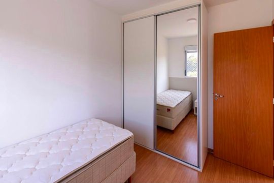 Quarto de apartamento para alugar com 2 quartos, 46m² em Cabral, Contagem