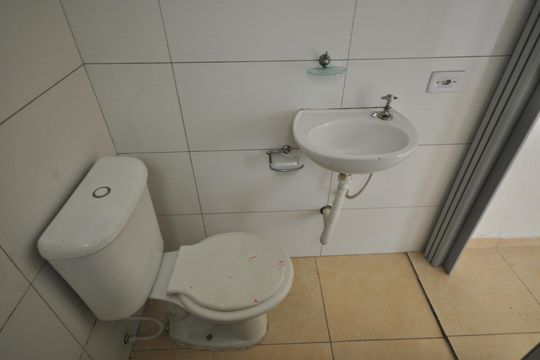 Banheiro de casa para alugar com 1 quarto, 22m² em Parque Novo Mundo, São Paulo