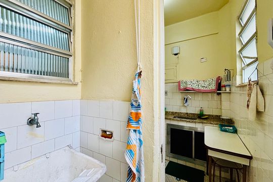 Área de serviço de apartamento para alugar com 2 quartos, 80m² em Copacabana, Rio de Janeiro