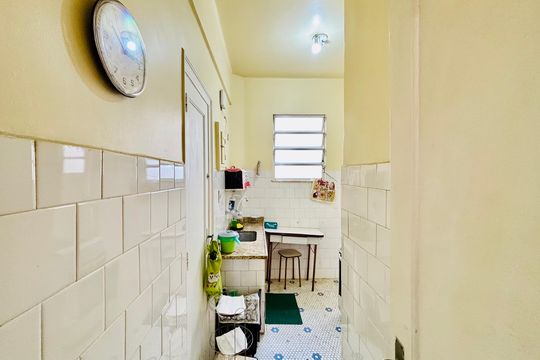 Cozinha de apartamento para alugar com 2 quartos, 80m² em Copacabana, Rio de Janeiro