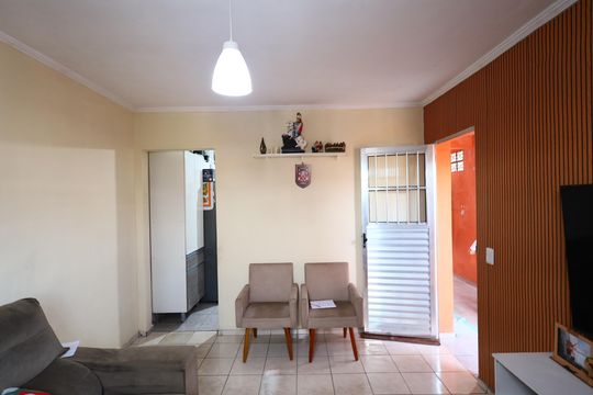 Sala de casa à venda com 2 quartos, 125m² em Veloso, Osasco