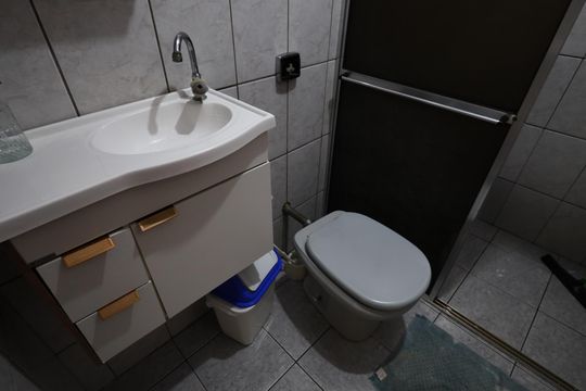 Banheiro de casa à venda com 2 quartos, 125m² em Veloso, Osasco