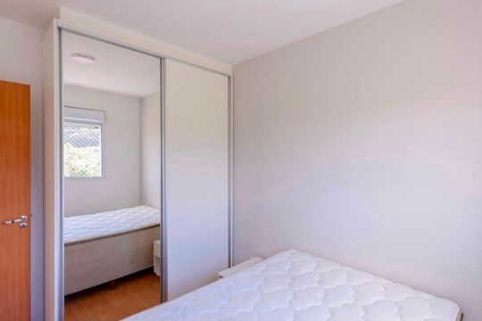 Quarto de apartamento para alugar com 2 quartos, 48m² em Cabral, Contagem