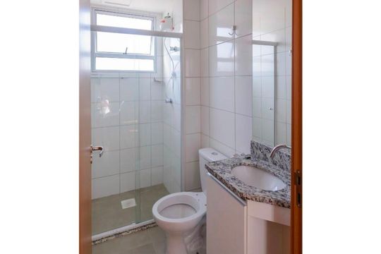 Banheiro social de apartamento para alugar com 2 quartos, 48m² em Cabral, Contagem