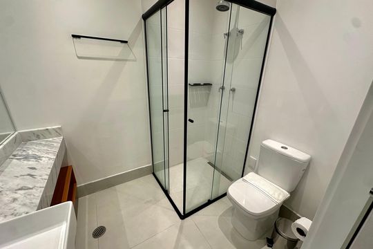Banheiro de kitnet/studio à venda com 1 quarto, 50m² em Campo Belo, São Paulo