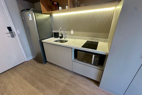 Cozinha de kitnet/studio à venda com 1 quarto, 50m² em Campo Belo, São Paulo