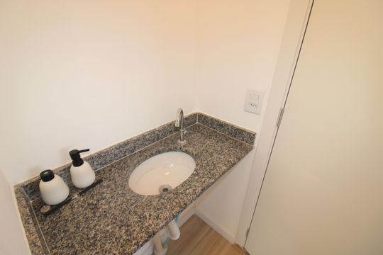 Banheiro de apartamento à venda com 2 quartos, 33m² em Casa Verde Alta, São Paulo