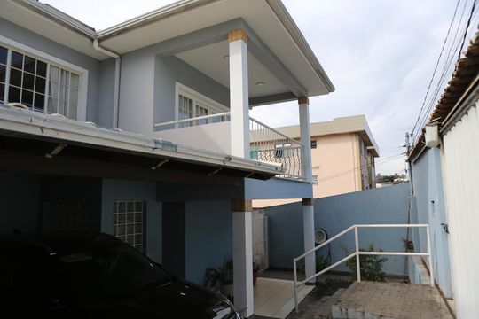 Quintal de casa à venda com 5 quartos, 360m² em Novo Eldorado, Contagem