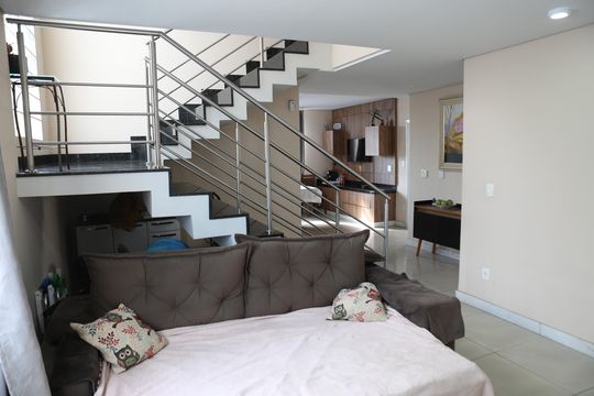 Sala de casa à venda com 5 quartos, 360m² em Novo Eldorado, Contagem