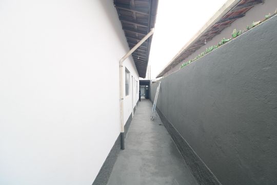 Quintal lateral de casa para alugar com 2 quartos, 125m² em Jardim Angelina, São Paulo