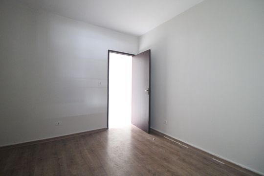 Quarto 2 de casa para alugar com 2 quartos, 125m² em Jardim Angelina, São Paulo