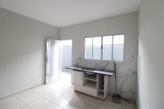 Cozinha de casa para alugar com 2 quartos, 125m² em Jardim Angelina, São Paulo