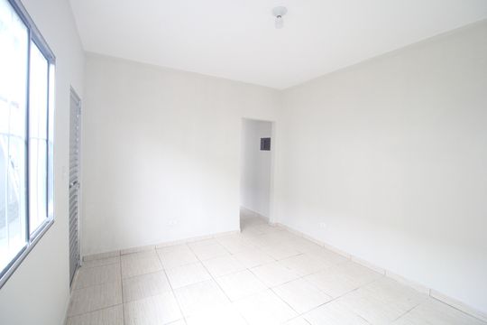 Sala de casa para alugar com 2 quartos, 125m² em Jardim Angelina, São Paulo