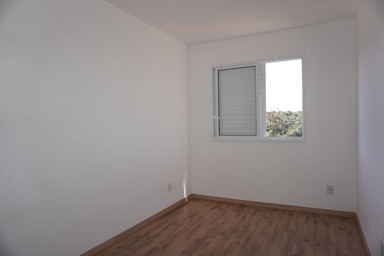 Quarto 1 de apartamento para alugar com 2 quartos, 52m² em Jardim de Lourdes, Embu das Artes