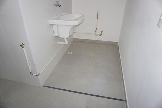 Lavanderia de apartamento para alugar com 2 quartos, 52m² em Jardim de Lourdes, Embu das Artes