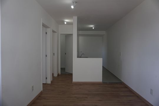 Sala de apartamento para alugar com 2 quartos, 52m² em Jardim de Lourdes, Embu das Artes