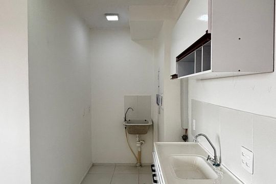 Cozinha e Área de Serviço de apartamento para alugar com 2 quartos, 31m² em Parque Erasmo Assunção, Santo André
