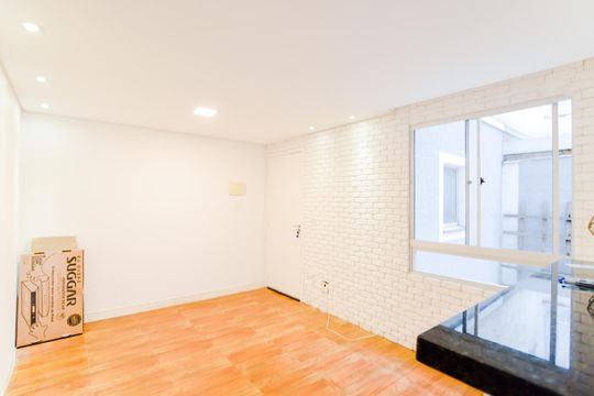 Sala de apartamento para alugar com 2 quartos, 48m² em Jardim Ansalca, Guarulhos