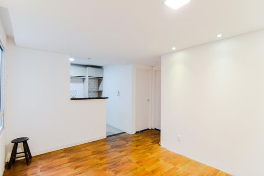 Sala de apartamento para alugar com 2 quartos, 48m² em Jardim Ansalca, Guarulhos