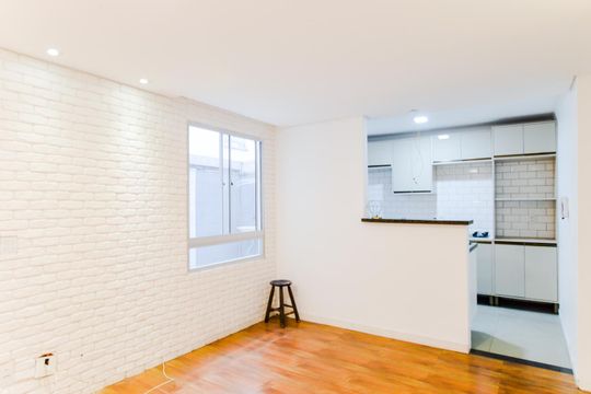 Sala de apartamento para alugar com 2 quartos, 48m² em Jardim Ansalca, Guarulhos