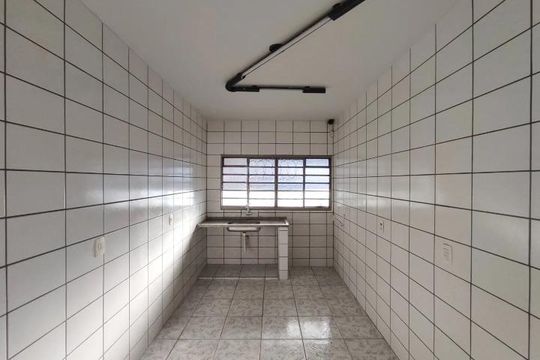 Cozinha de casa para alugar com 3 quartos, 300m² em Santa Mônica, Uberlândia