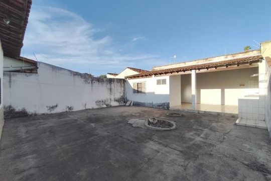 Área comum de casa para alugar com 3 quartos, 300m² em Santa Mônica, Uberlândia