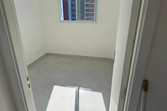 Quarto de apartamento para alugar com 2 quartos, 39m² em Jardim Maringa, São Paulo