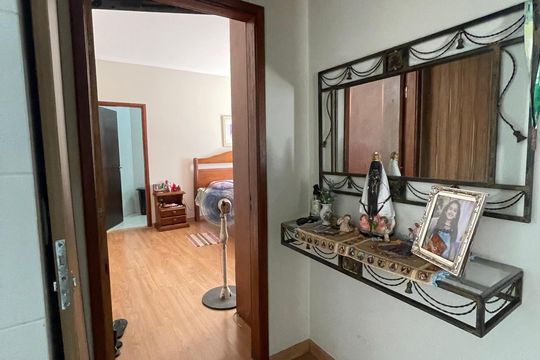 Corredor de casa à venda com 3 quartos, 360m² em Jardim Melina I, Campinas