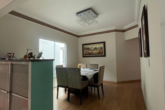 Casa à venda com 3 quartos, 360m² em Jardim Melina I, Campinas