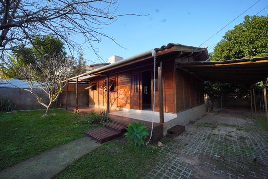 Área externa de casa para alugar com 2 quartos, 390m² em Rio Tavares, Florianópolis