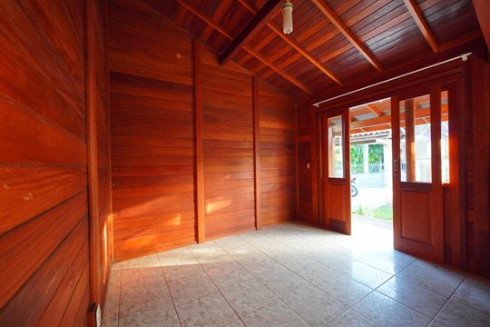 Sala de casa para alugar com 2 quartos, 390m² em Rio Tavares, Florianópolis