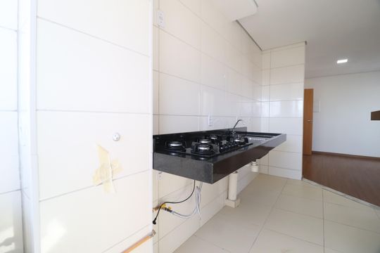 Cozinha de apartamento para alugar com 2 quartos, 49m² em Martins, Uberlândia