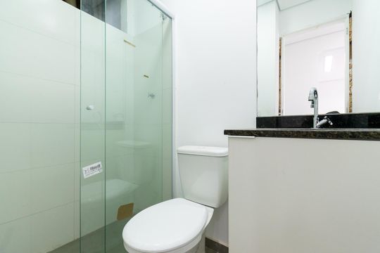 Banheiro  de apartamento à venda com 1 quarto, 40m² em Vila do Encontro, São Paulo
