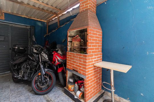 Garagem de casa à venda com 1 quarto, 77m² em Vila Tolstoi, São Paulo
