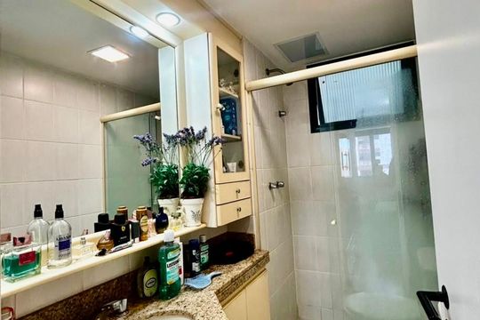 Banheiro de apartamento à venda com 2 quartos, 89m² em Barra da Tijuca, Rio de Janeiro
