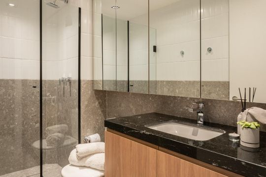 Banheiro de apartamento para alugar com 1 quarto, 57m² em Auxiliadora, Porto Alegre