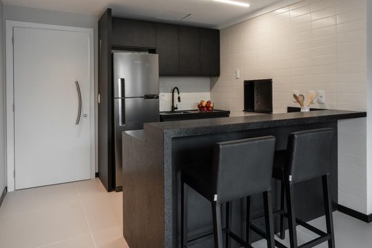 Cozinha de apartamento para alugar com 1 quarto, 57m² em Auxiliadora, Porto Alegre