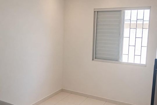Quarto de apartamento para alugar com 2 quartos, 60m² em Jardim Holanda, Uberlândia