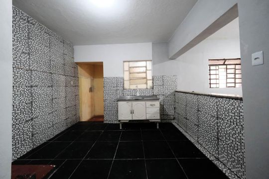 Cozinha de casa para alugar com 2 quartos, 140m² em Vila Buenos Aires, São Paulo