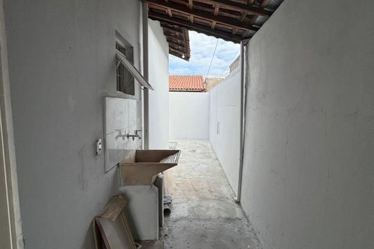Área de serviço de casa para alugar com 2 quartos, 210m² em Jardim Santana, Hortolândia