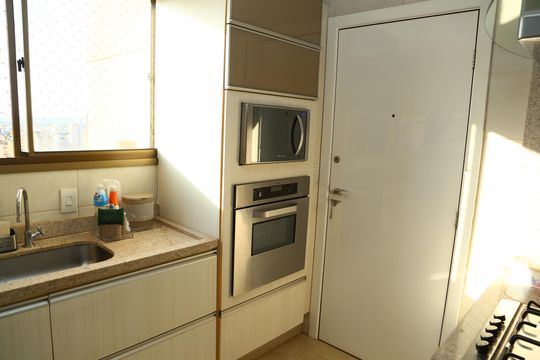 Cozinha de apartamento à venda com 4 quartos, 140m² em Setor Oeste, Goiânia