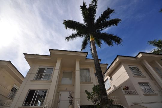 Fachada de casa de condomínio à venda com 4 quartos, 515m² em Tucuruvi, São Paulo