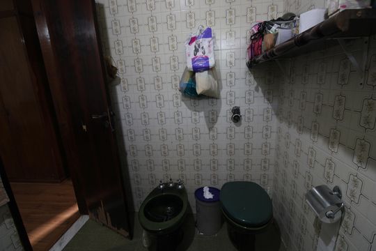 Banheiro da suíte 2 de casa de condomínio à venda com 4 quartos, 376m² em Anil, Rio de Janeiro